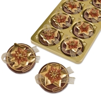 16 St. Pralinentaler mit Weihnachtsdekoration braun/gold